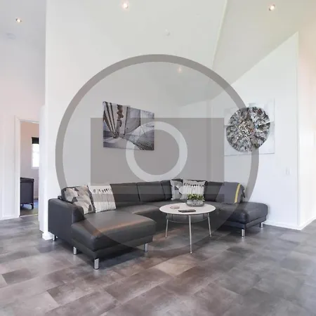 Amazing In W/ Sauna And 4 Bedrooms *